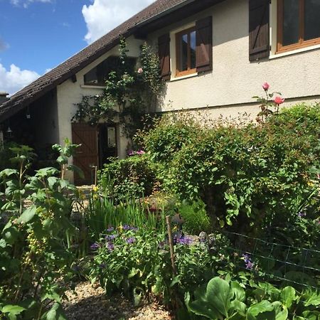 Bed and Breakfast Sous La Tour Agencourt Exterior foto