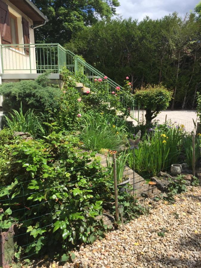 Bed and Breakfast Sous La Tour Agencourt Exterior foto