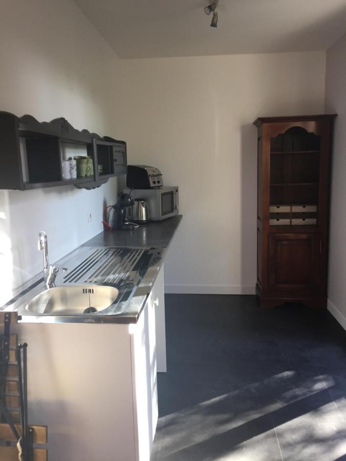 Bed and Breakfast Sous La Tour Agencourt Exterior foto
